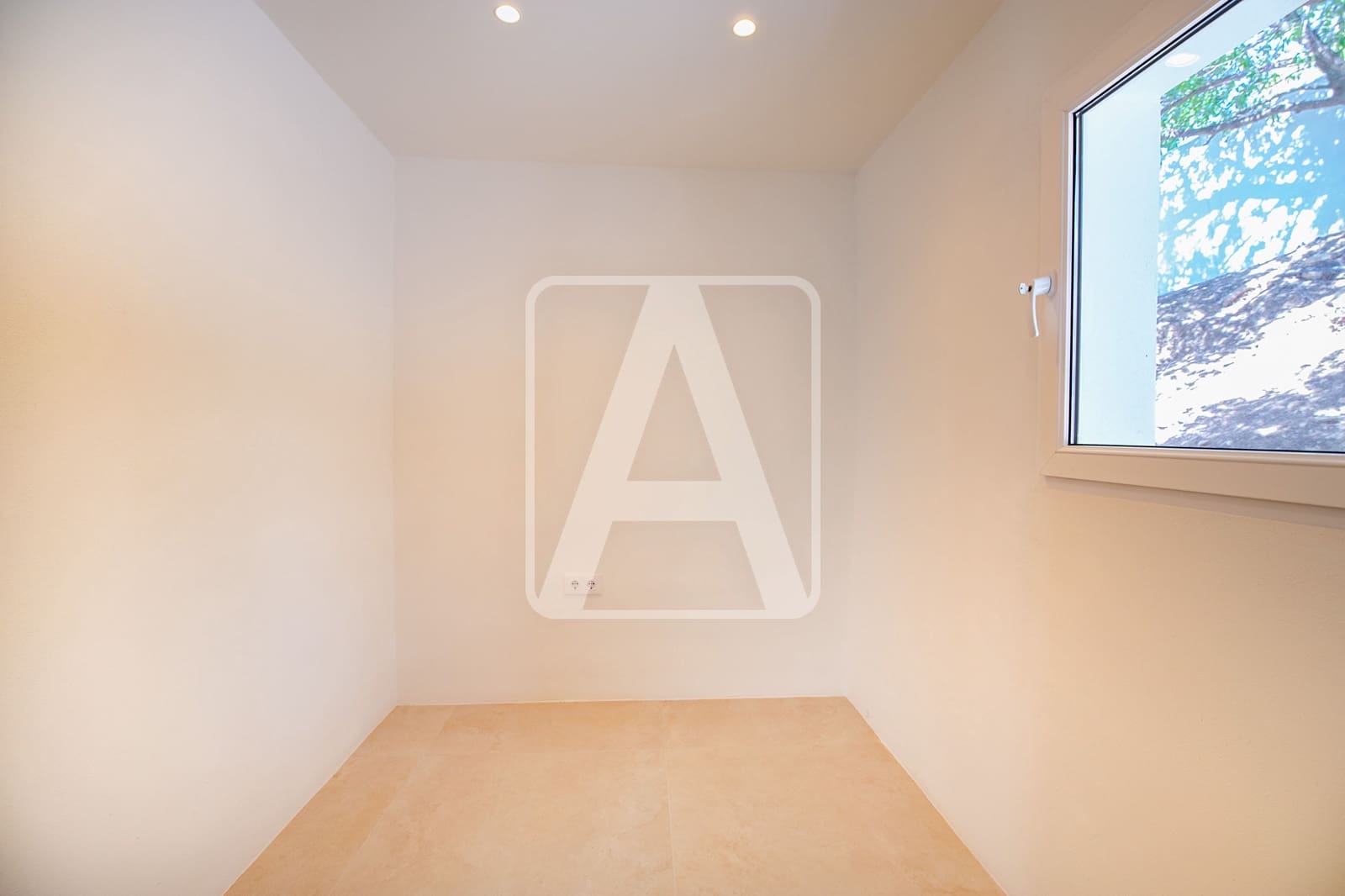 5 bedroom Villa for sale in Moraira with pool garage - € 1,389,000 (Ref: 9848886)