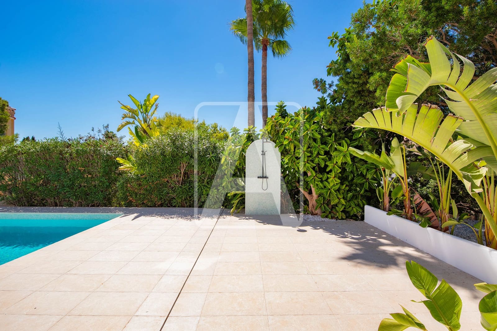 5 bedroom Villa for sale in Moraira with pool garage - € 1,389,000 (Ref: 9848886)