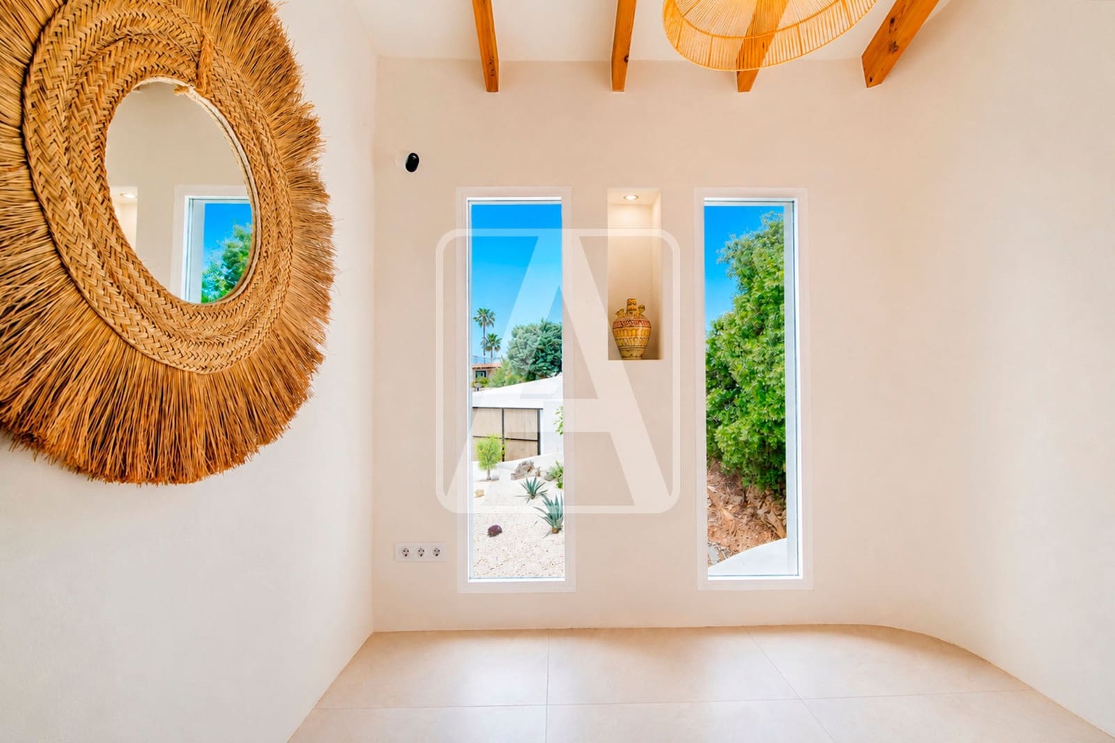 5 bedroom Villa for sale in Benissa with pool garage - € 1,389,000 (Ref: 9848887)