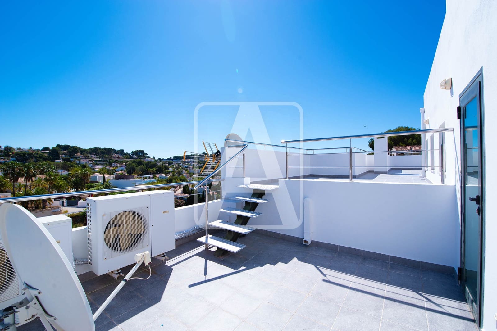 3 soverom Villa til salgs i Benissa med svømmebasseng garasje - € 790 000 (Ref: 9854650)