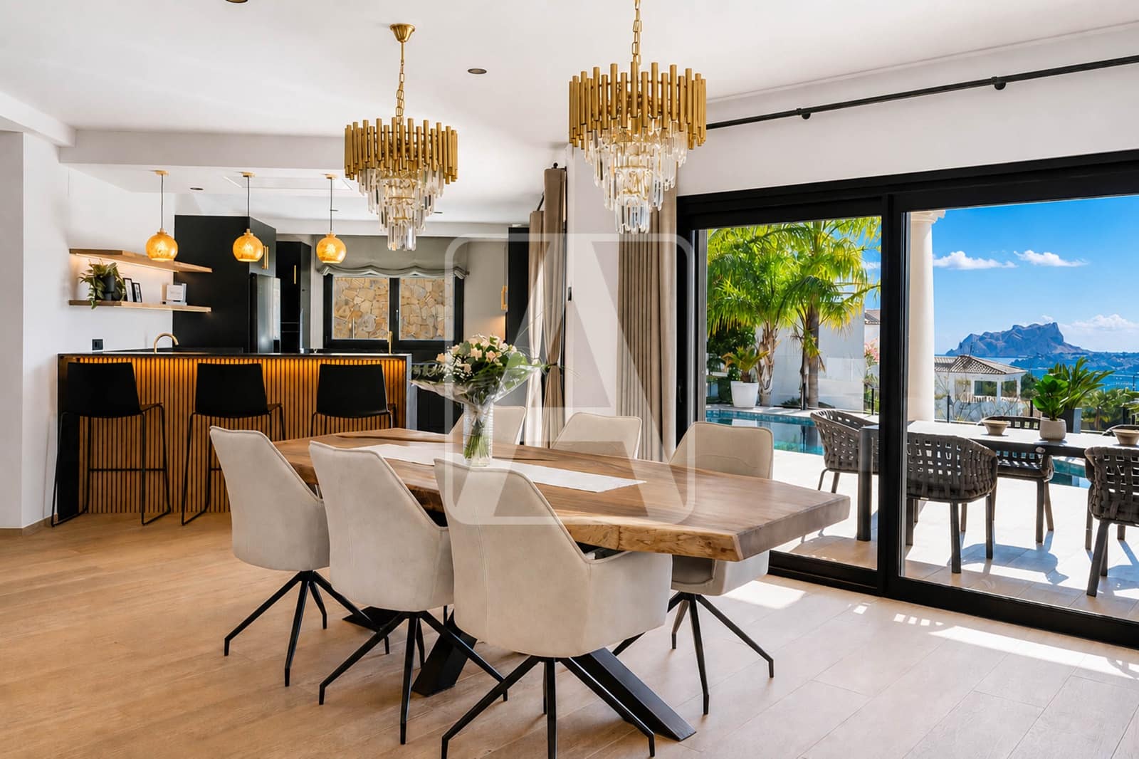4 bedroom Villa for sale in Moraira with pool garage - € 1,995,000 (Ref: 9872770)