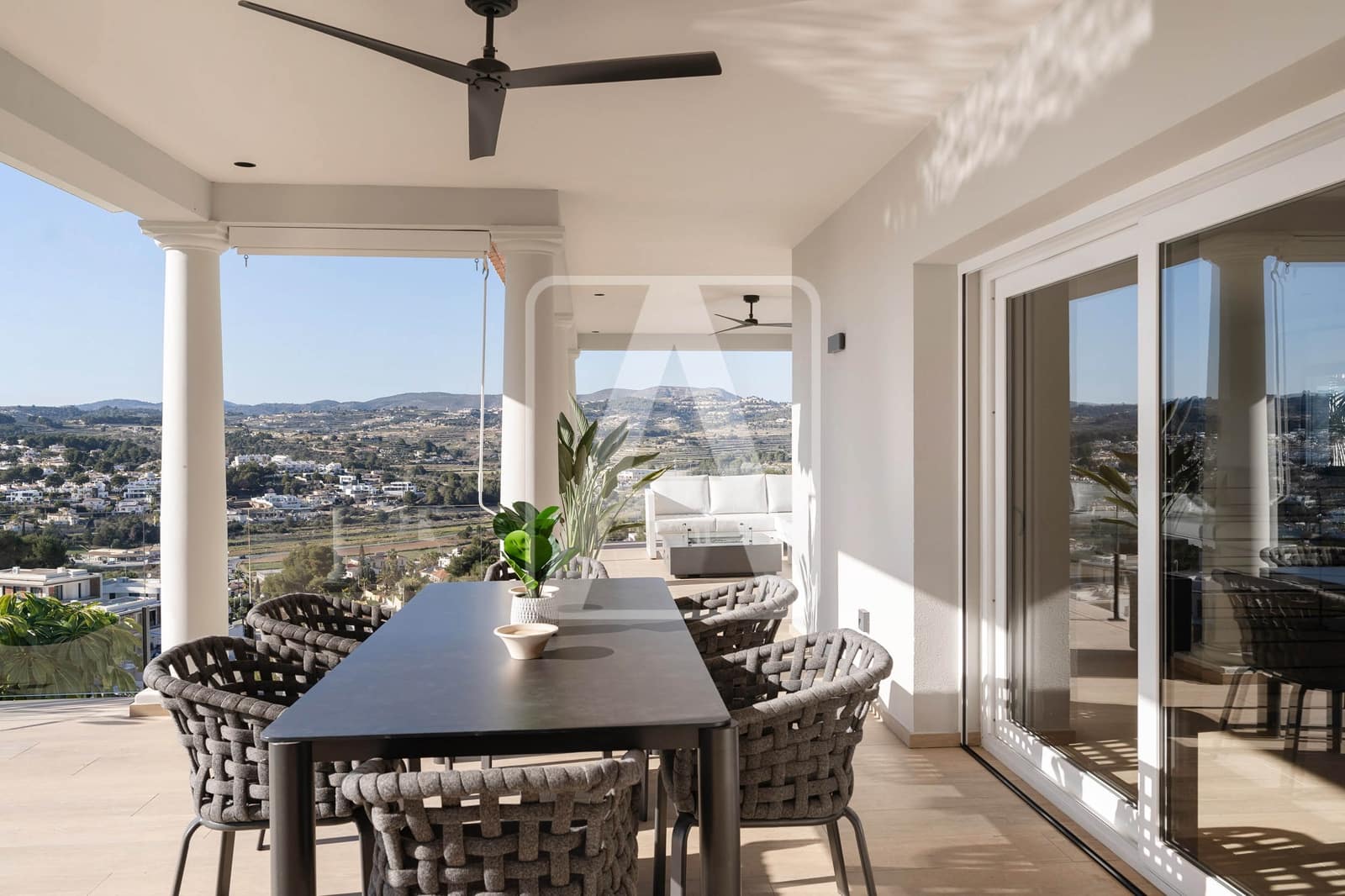 4 bedroom Villa for sale in Moraira with pool garage - € 1,995,000 (Ref: 9872770)