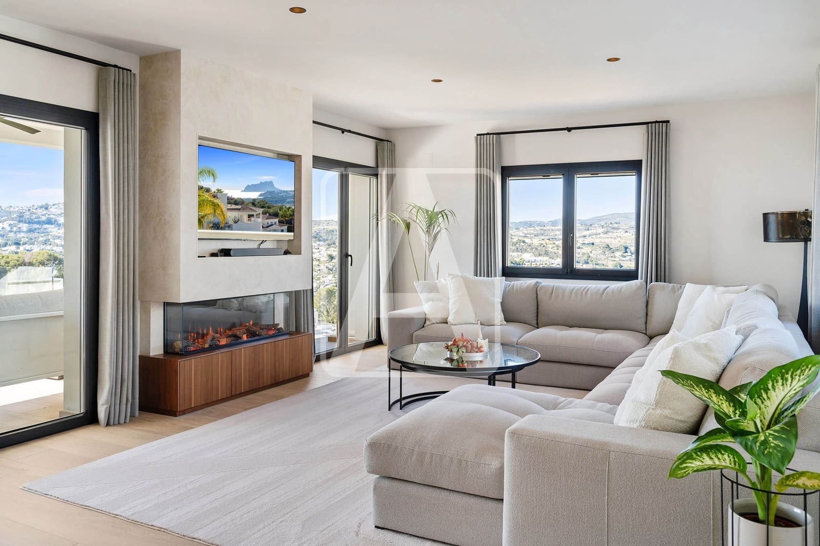 4 bedroom Villa for sale in Moraira with pool garage - € 1,995,000 (Ref: 9872770)