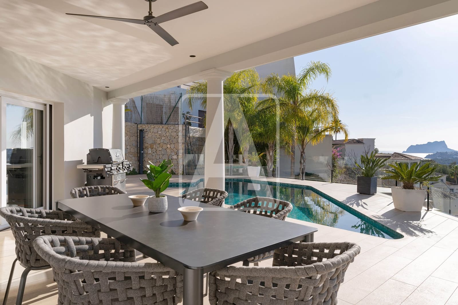 4 bedroom Villa for sale in Moraira with pool garage - € 1,995,000 (Ref: 9872770)