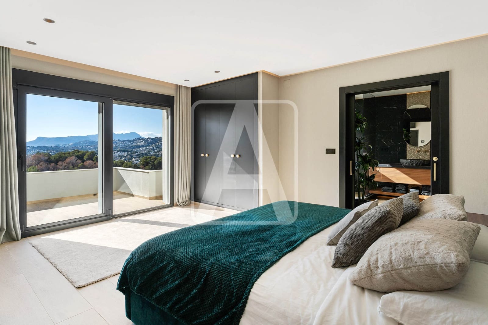 4 bedroom Villa for sale in Moraira with pool garage - € 1,995,000 (Ref: 9872770)