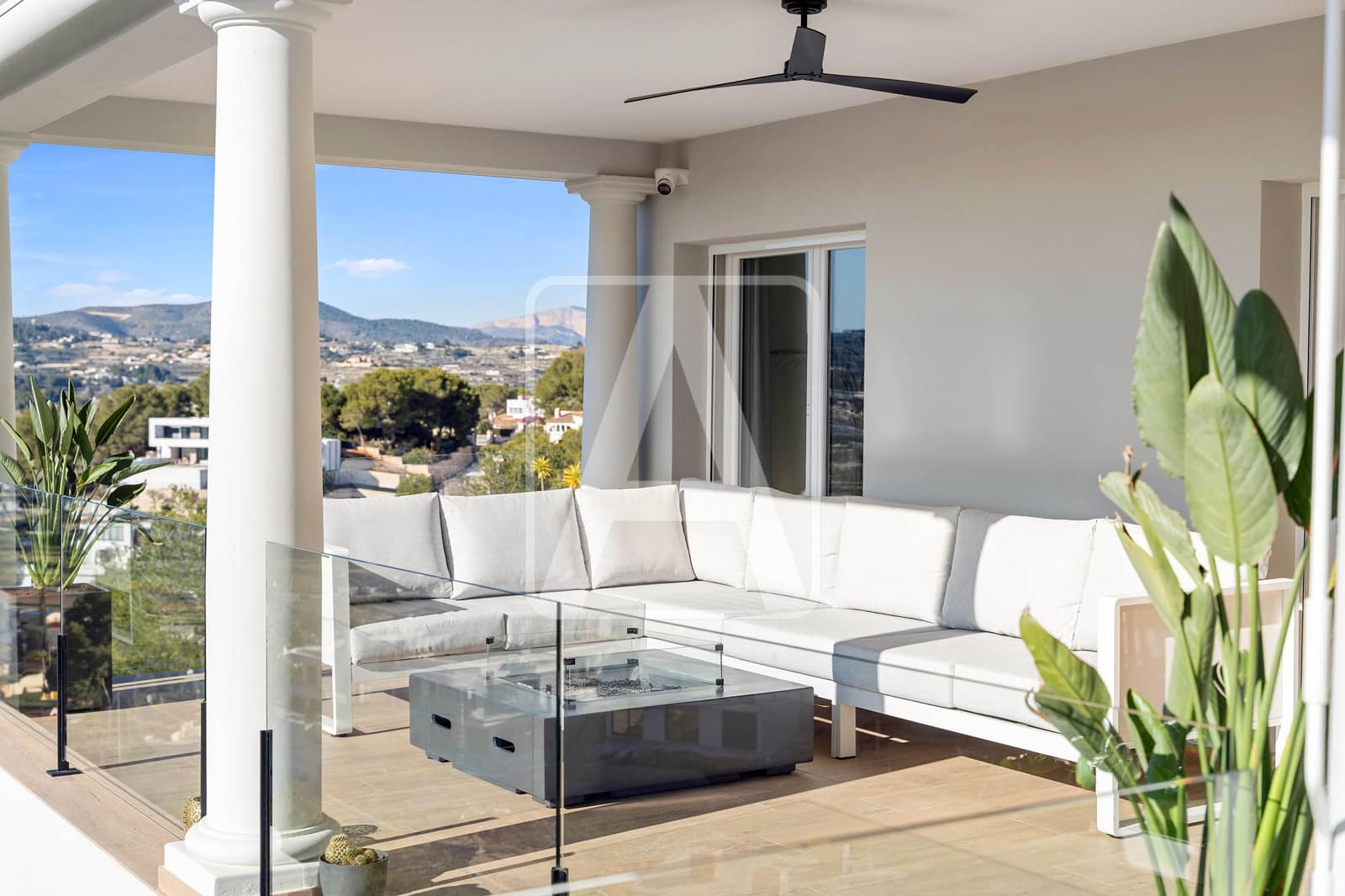 4 bedroom Villa for sale in Moraira with pool garage - € 1,995,000 (Ref: 9872770)