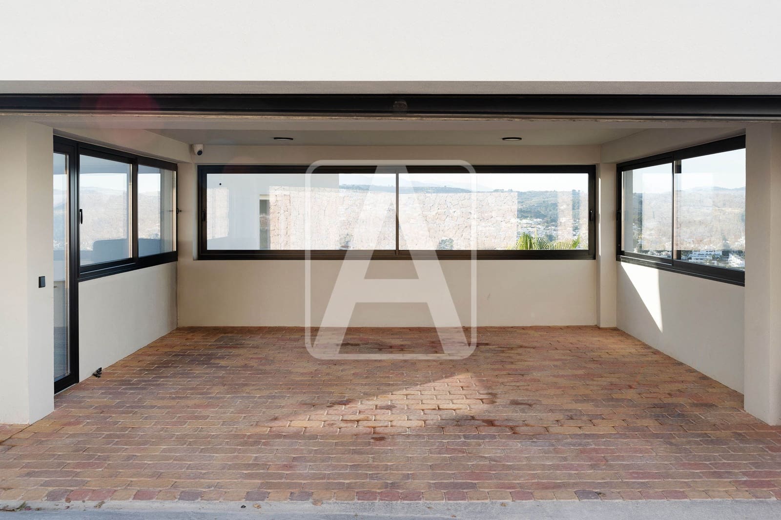 4 bedroom Villa for sale in Moraira with pool garage - € 1,995,000 (Ref: 9872770)