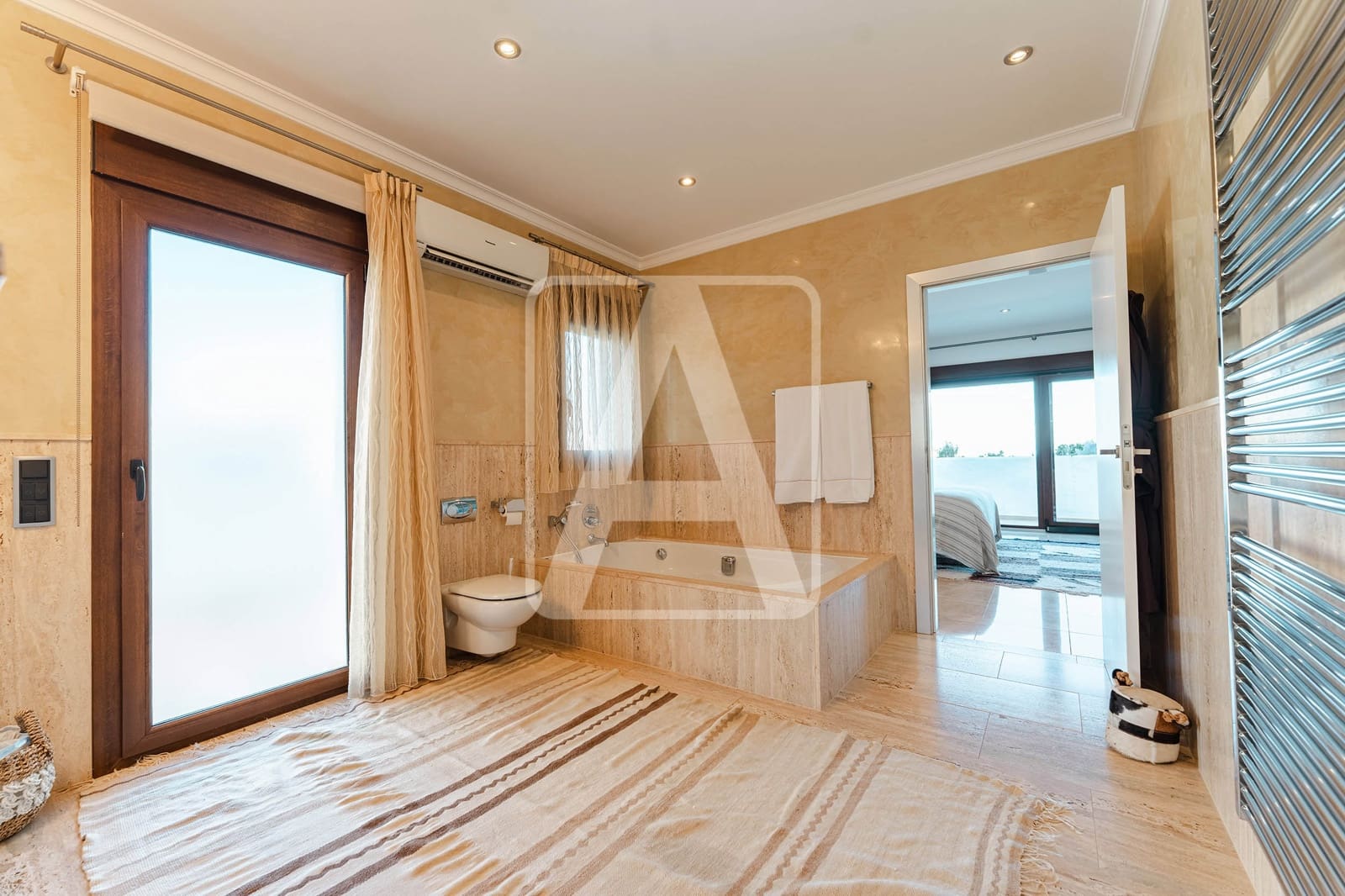 6 bedroom Villa for sale in Moraira with pool garage - € 1,995,000 (Ref: 9872772)