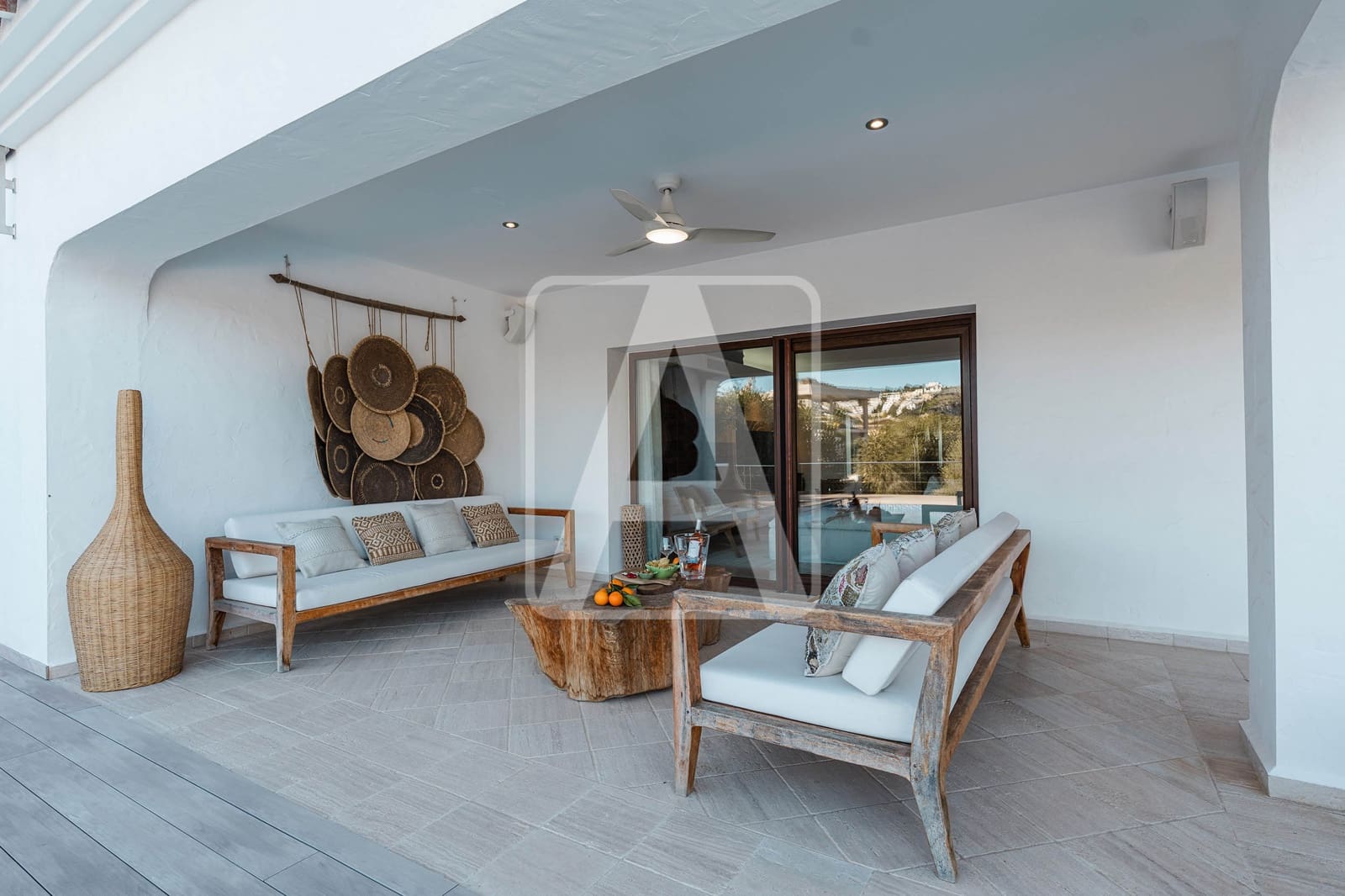 6 bedroom Villa for sale in Moraira with pool garage - € 1,995,000 (Ref: 9872772)