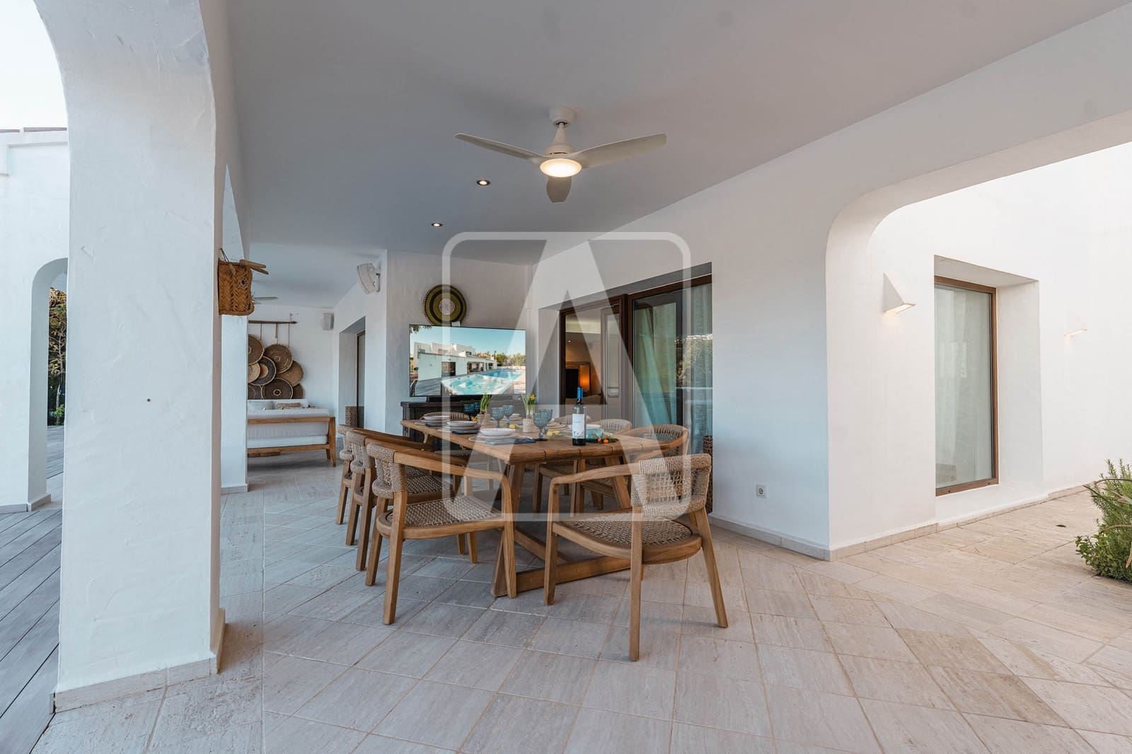 6 bedroom Villa for sale in Moraira with pool garage - € 1,995,000 (Ref: 9872772)