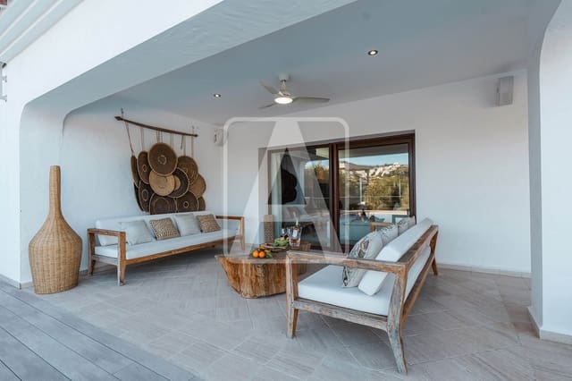6 quarto Moradia para venda em Moraira, Teulada-Moraira com piscina garagem - 1 995 000 € (Ref: 9872772)
