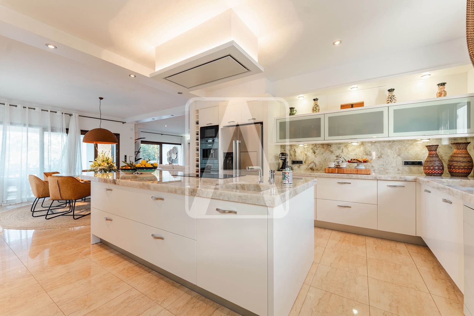 6 bedroom Villa for sale in Moraira with pool garage - € 1,995,000 (Ref: 9872772)