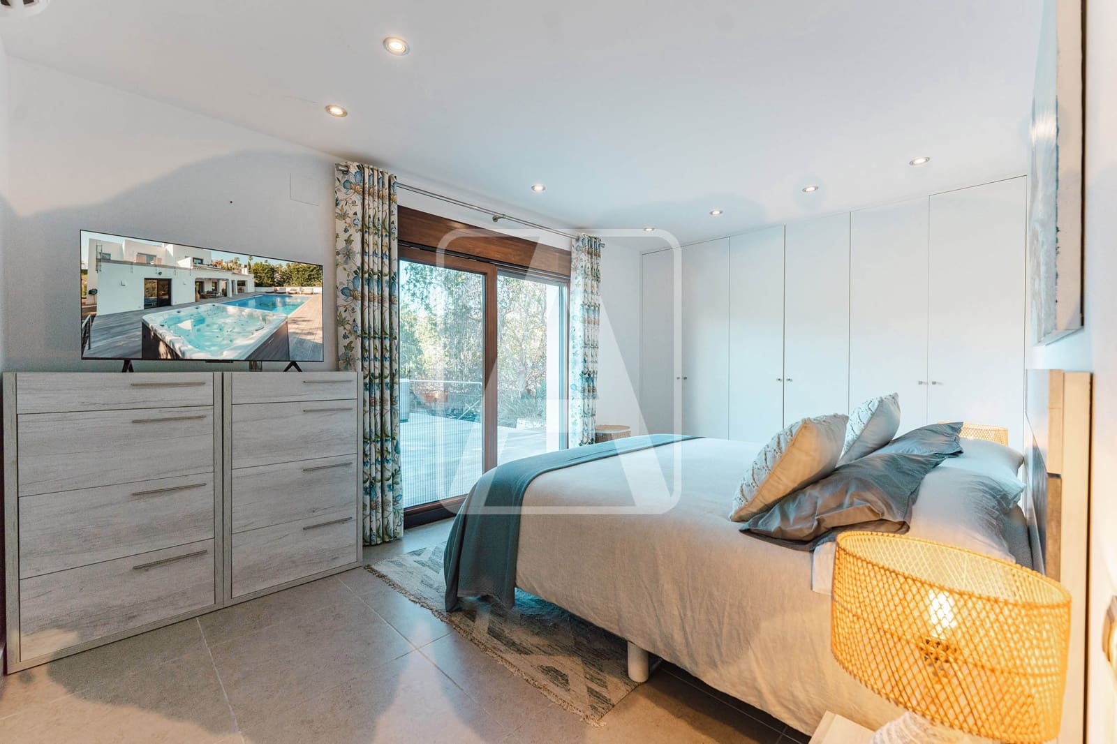 6 bedroom Villa for sale in Moraira with pool garage - € 1,995,000 (Ref: 9872772)