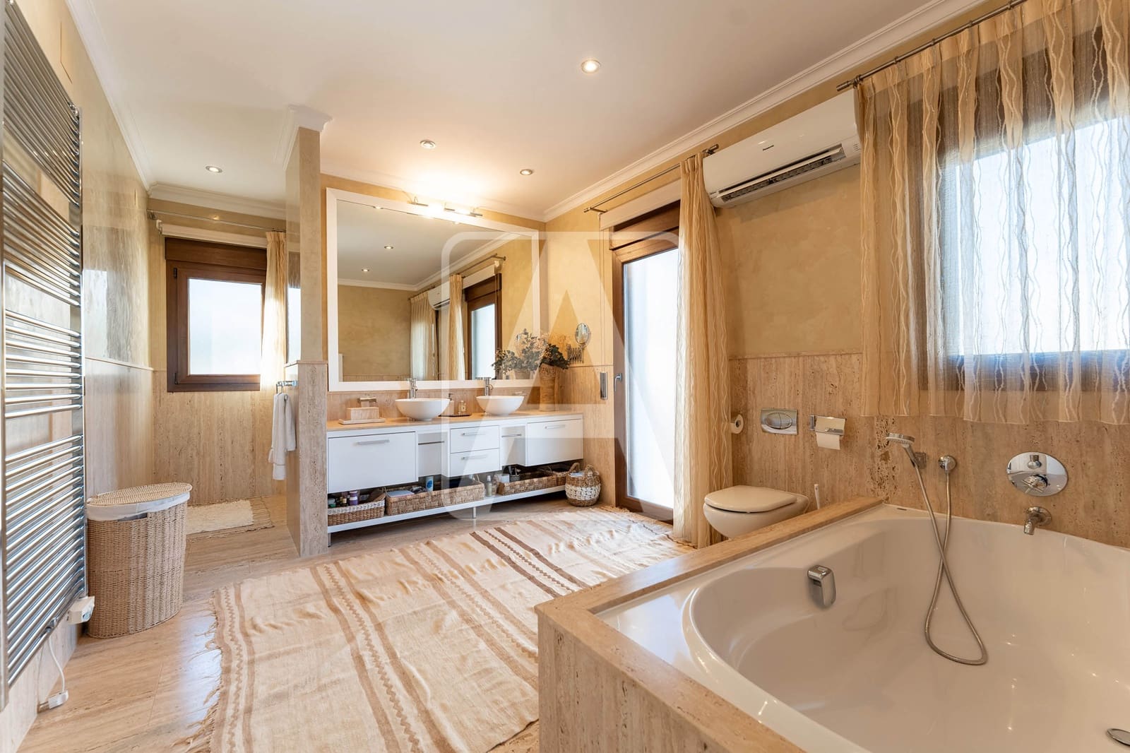 6 bedroom Villa for sale in Moraira with pool garage - € 1,995,000 (Ref: 9872772)