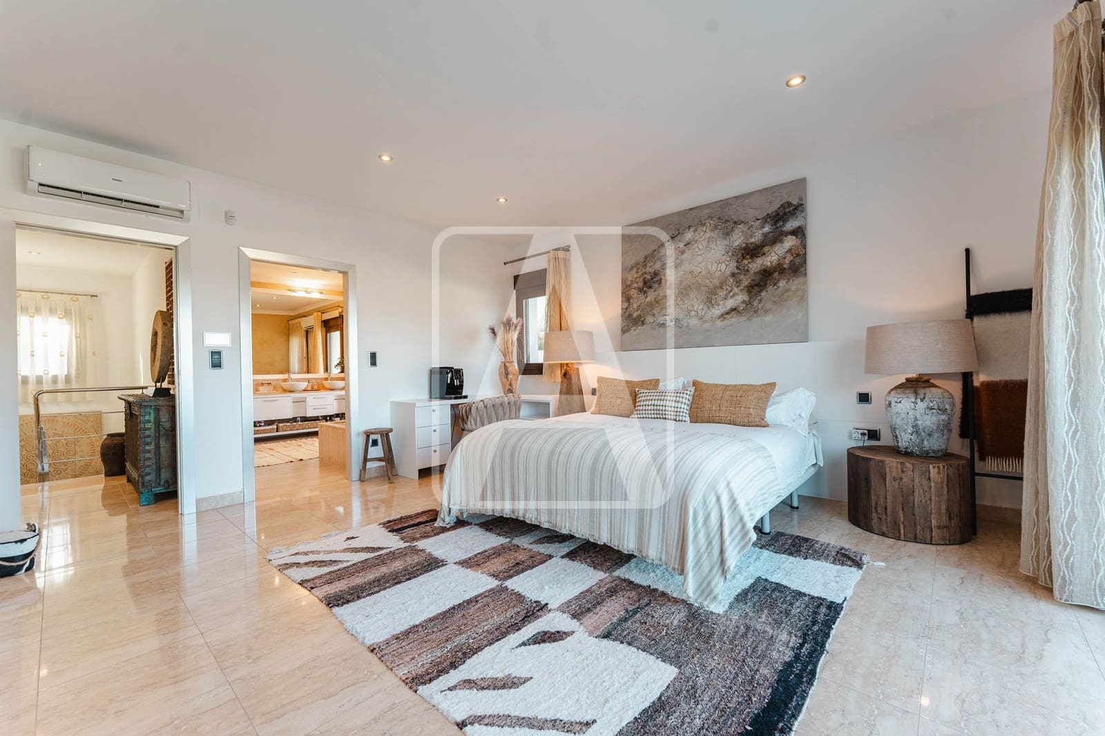 6 bedroom Villa for sale in Moraira with pool garage - € 1,995,000 (Ref: 9872772)
