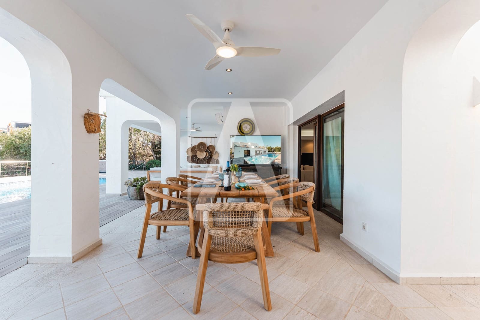 6 bedroom Villa for sale in Moraira with pool garage - € 1,995,000 (Ref: 9872772)