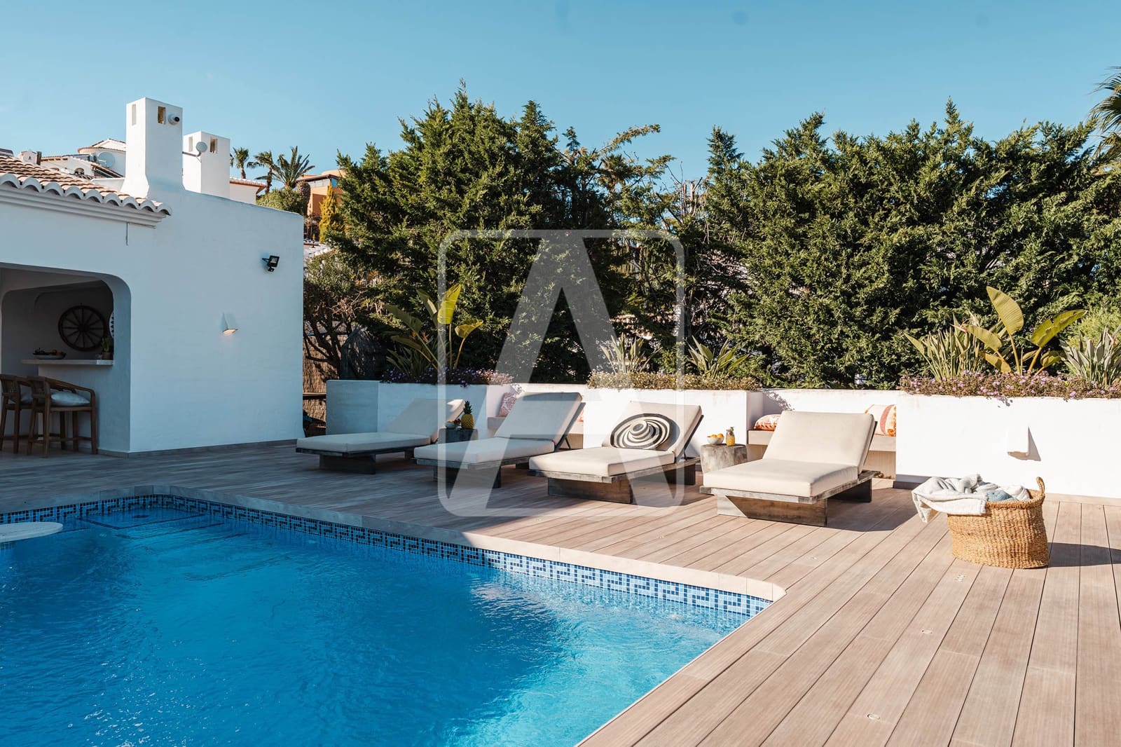 6 bedroom Villa for sale in Moraira with pool garage - € 1,995,000 (Ref: 9872772)