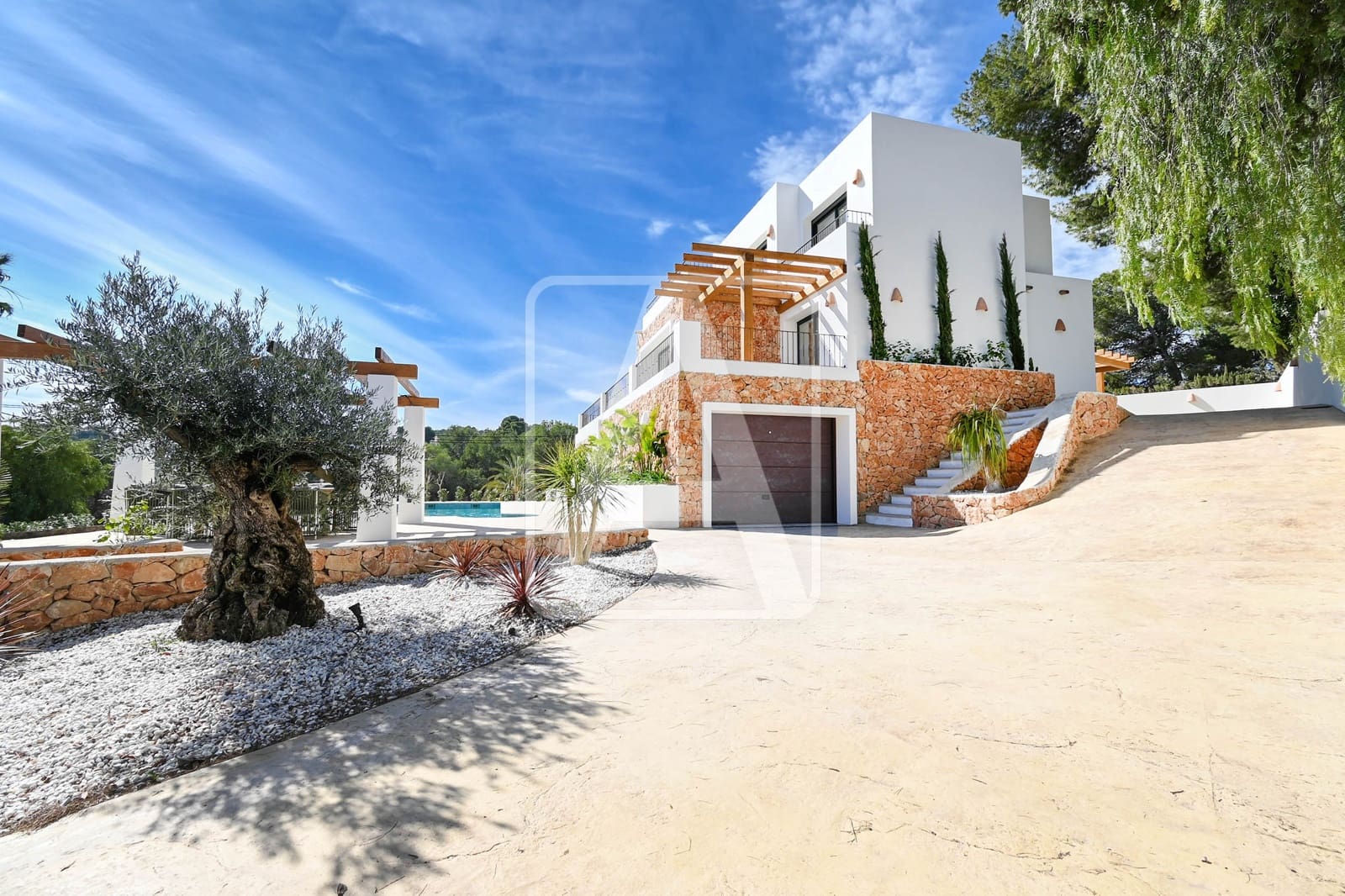 4 bedroom Villa for sale in Moraira with pool garage - € 2,275,000 (Ref: 9872773)