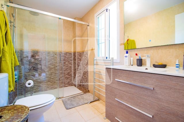 3 soveværelse Rækkehus til salg i Calpe / Calp med swimmingpool garage - € 525.000 (Ref: 9912270)