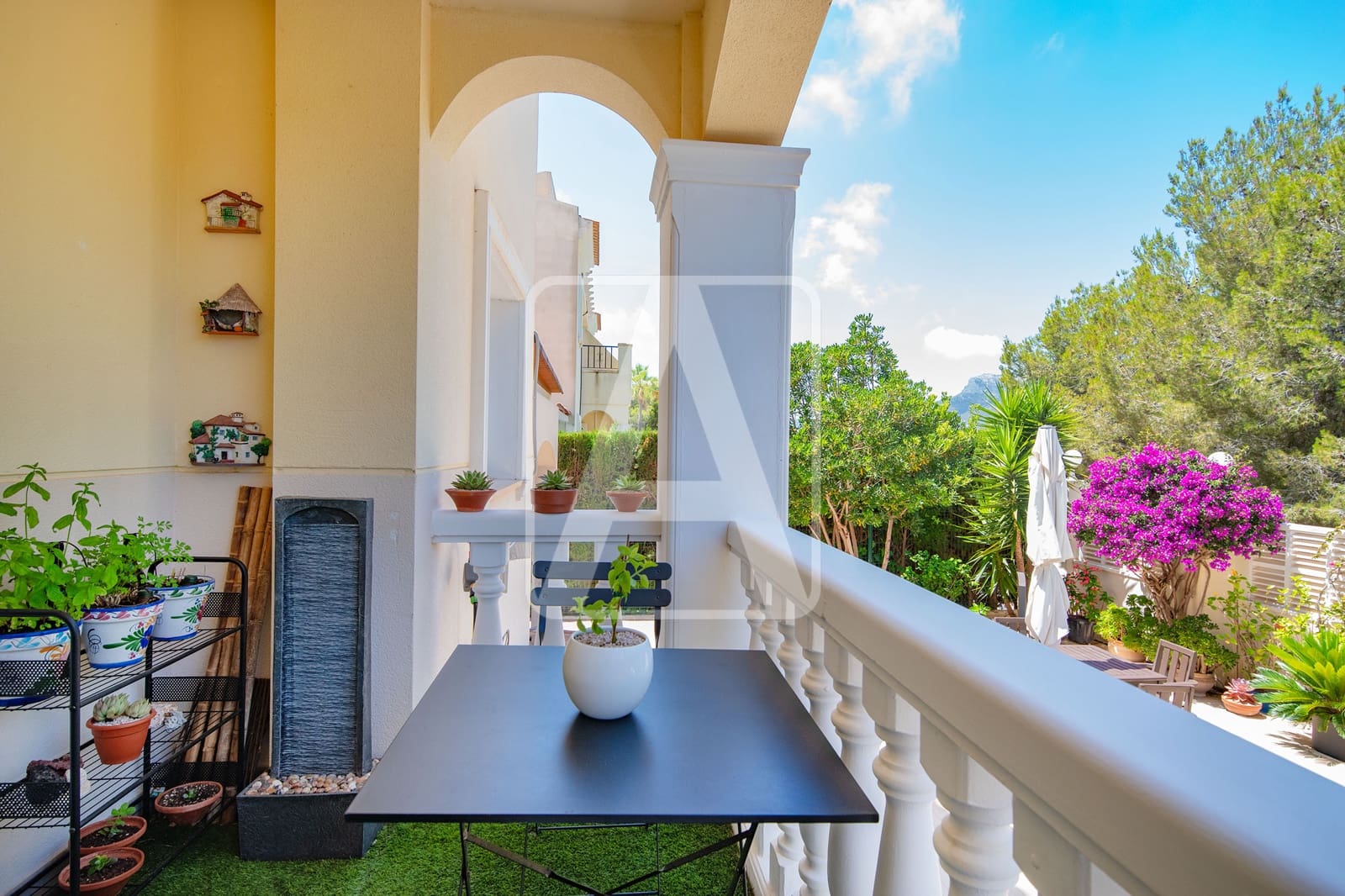 3 soveværelse Rækkehus til salg i Calpe / Calp med swimmingpool garage - € 525.000 (Ref: 9912270)