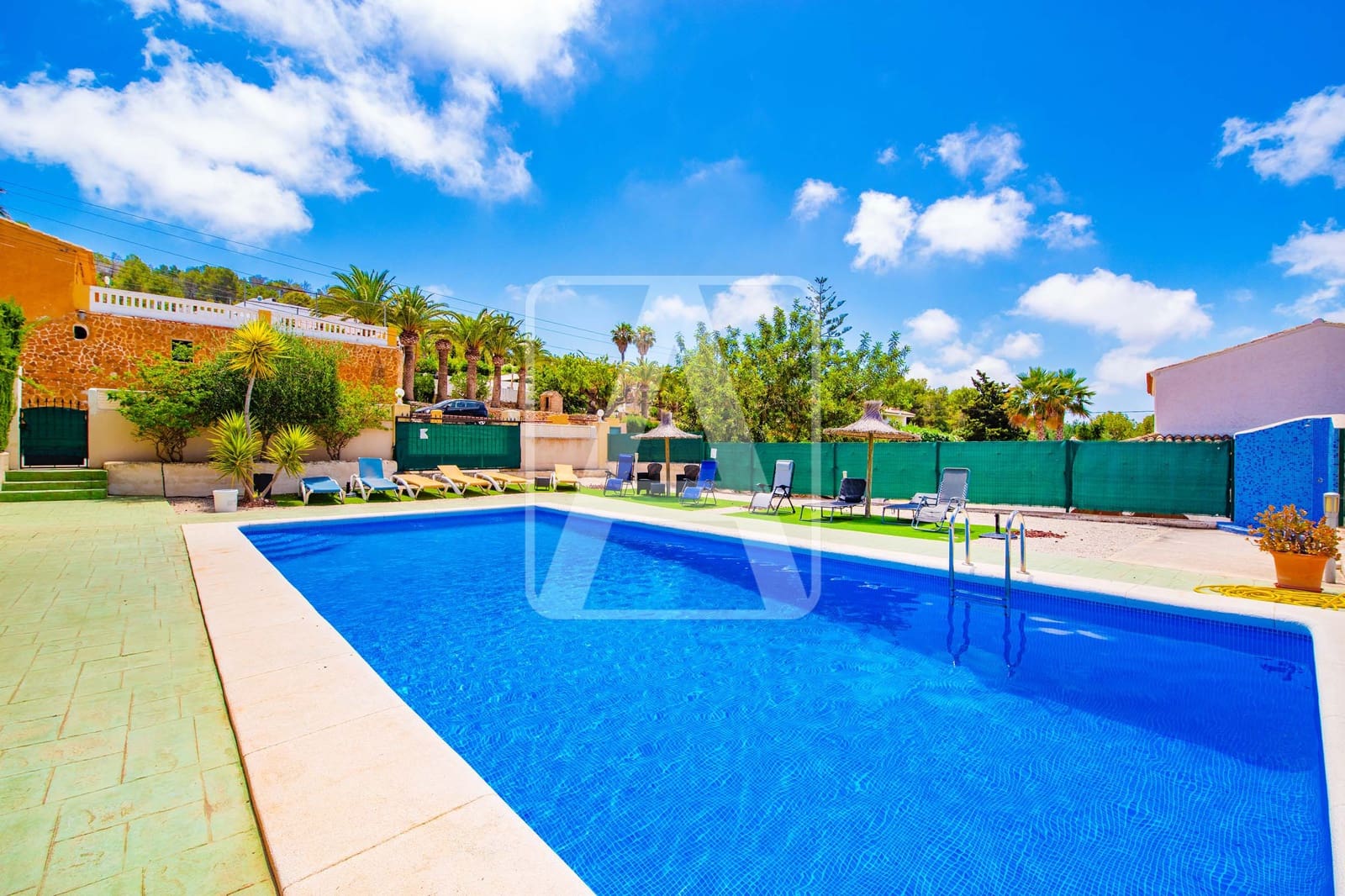 3 soveværelse Rækkehus til salg i Calpe / Calp med swimmingpool garage - € 525.000 (Ref: 9912270)