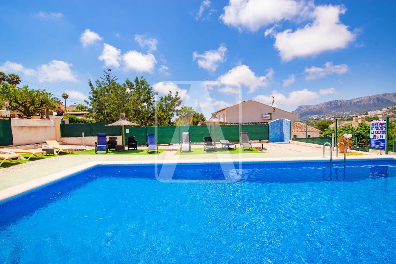 3 soveværelse Rækkehus til salg i Calpe / Calp med swimmingpool garage - € 525.000 (Ref: 9912270)