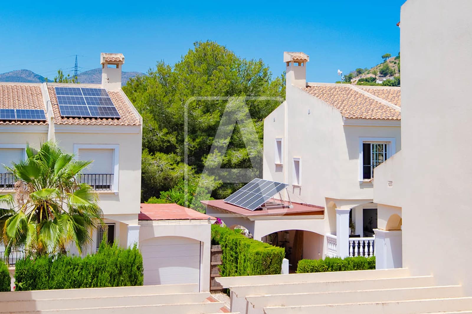 3 soveværelse Rækkehus til salg i Calpe / Calp med swimmingpool garage - € 525.000 (Ref: 9912270)