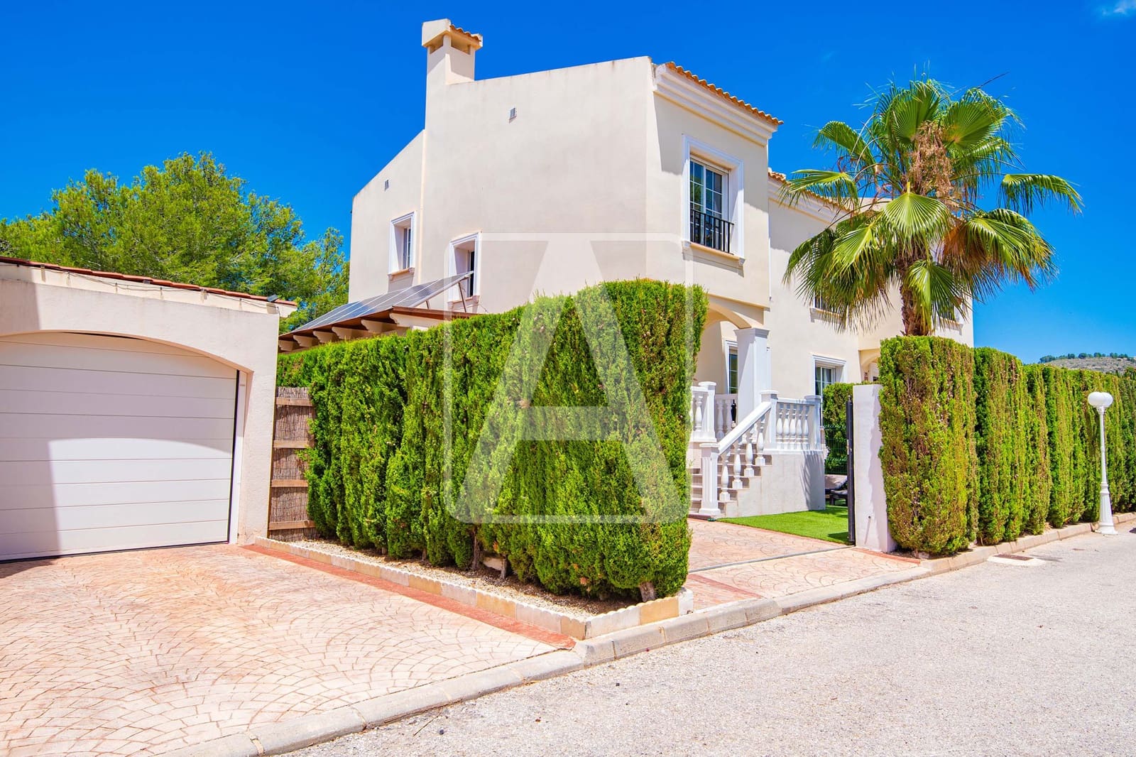 3 soveværelse Rækkehus til salg i Calpe / Calp med swimmingpool garage - € 525.000 (Ref: 9912270)