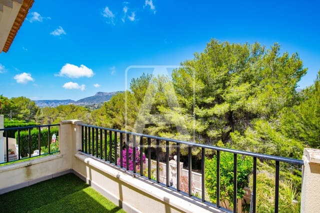 3 soveværelse Rækkehus til salg i Calpe / Calp med swimmingpool garage - € 525.000 (Ref: 9912270)