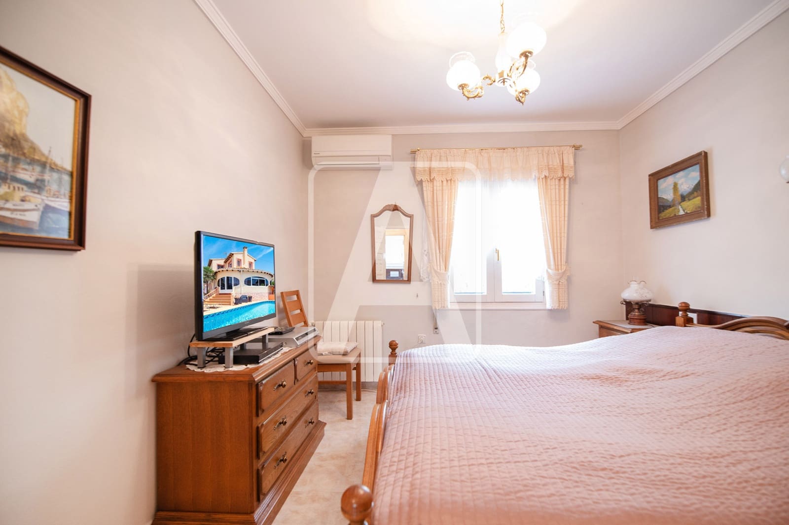 Chalet de 4 habitaciones en Benissa en venta con piscina garaje - 575.000 € (Ref: 9913809)