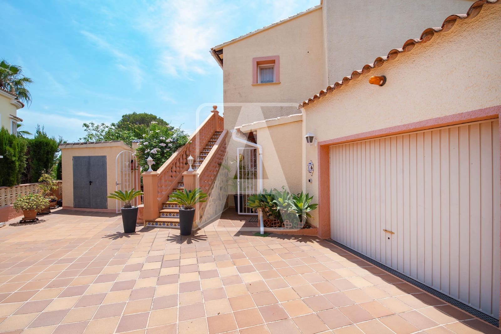 Chalet de 4 habitaciones en Benissa en venta con piscina garaje - 575.000 € (Ref: 9913809)