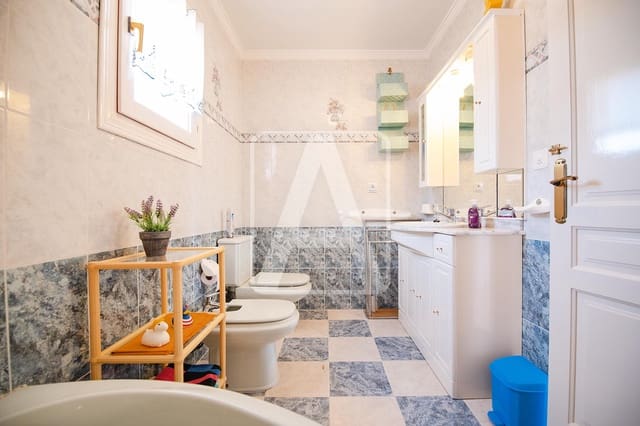 Chalet de 4 habitaciones en Benissa en venta con piscina garaje - 575.000 € (Ref: 9913809)