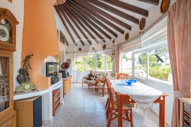 Chalet de 4 habitaciones en Benissa en venta con piscina garaje - 575.000 € (Ref: 9913809)