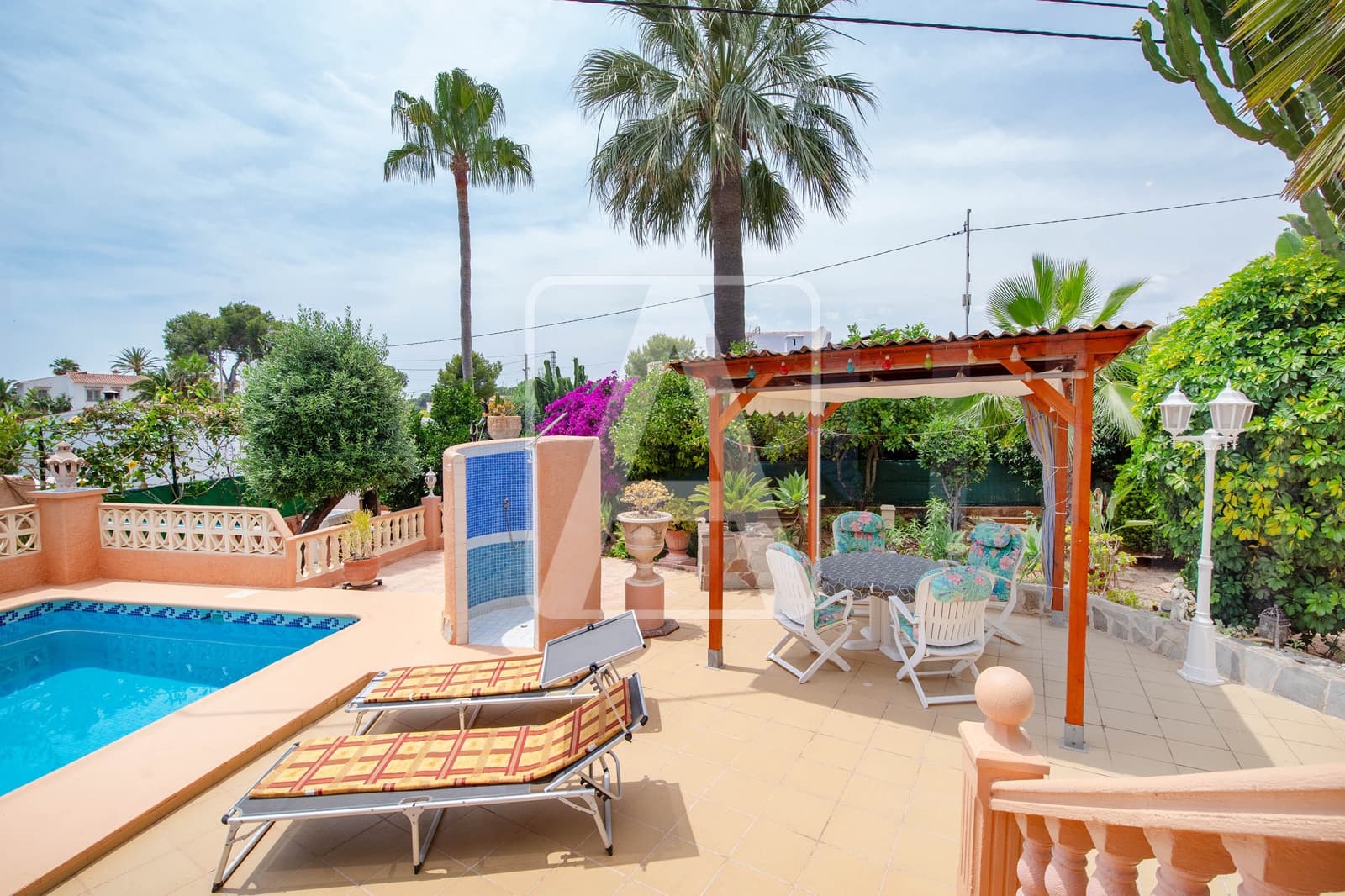 Chalet de 4 habitaciones en Benissa en venta con piscina garaje - 575.000 € (Ref: 9913809)