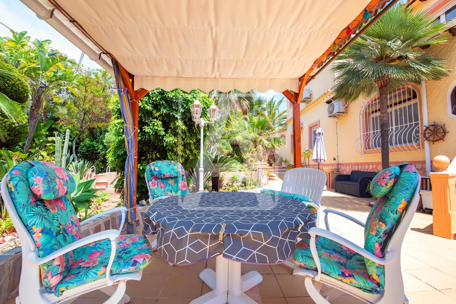 Chalet de 4 habitaciones en Benissa en venta con piscina garaje - 575.000 € (Ref: 9913809)