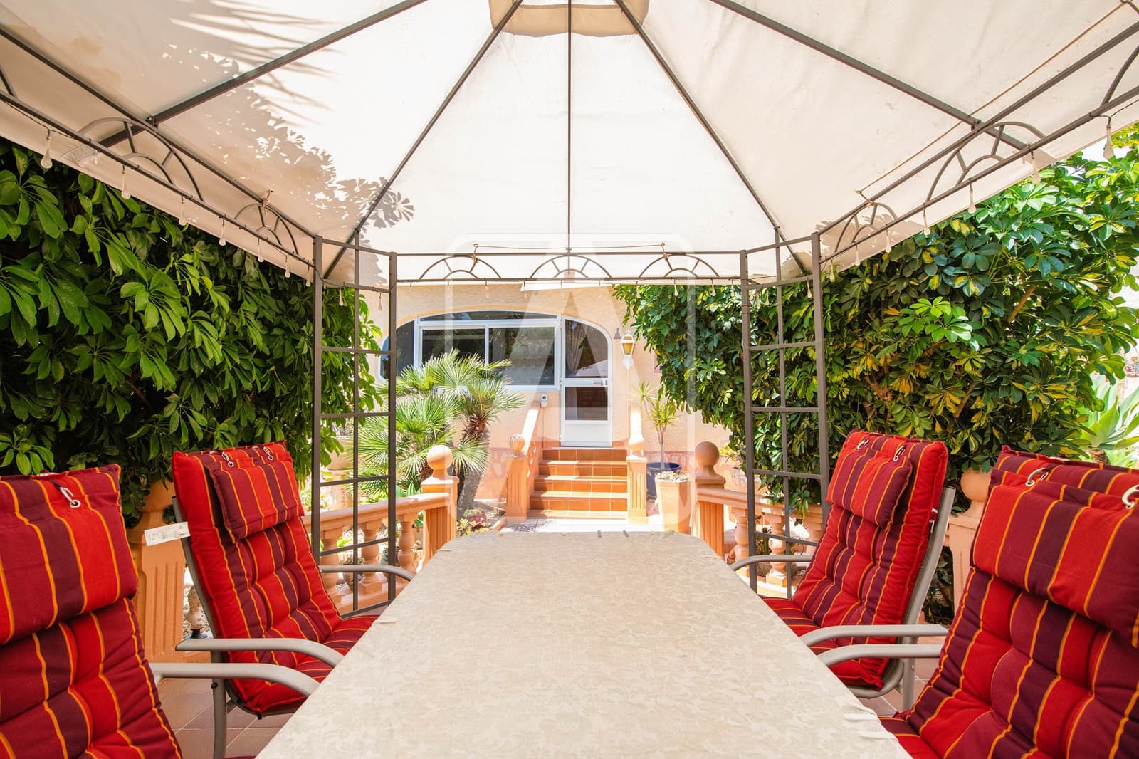 Chalet de 4 habitaciones en Benissa en venta con piscina garaje - 575.000 € (Ref: 9913809)