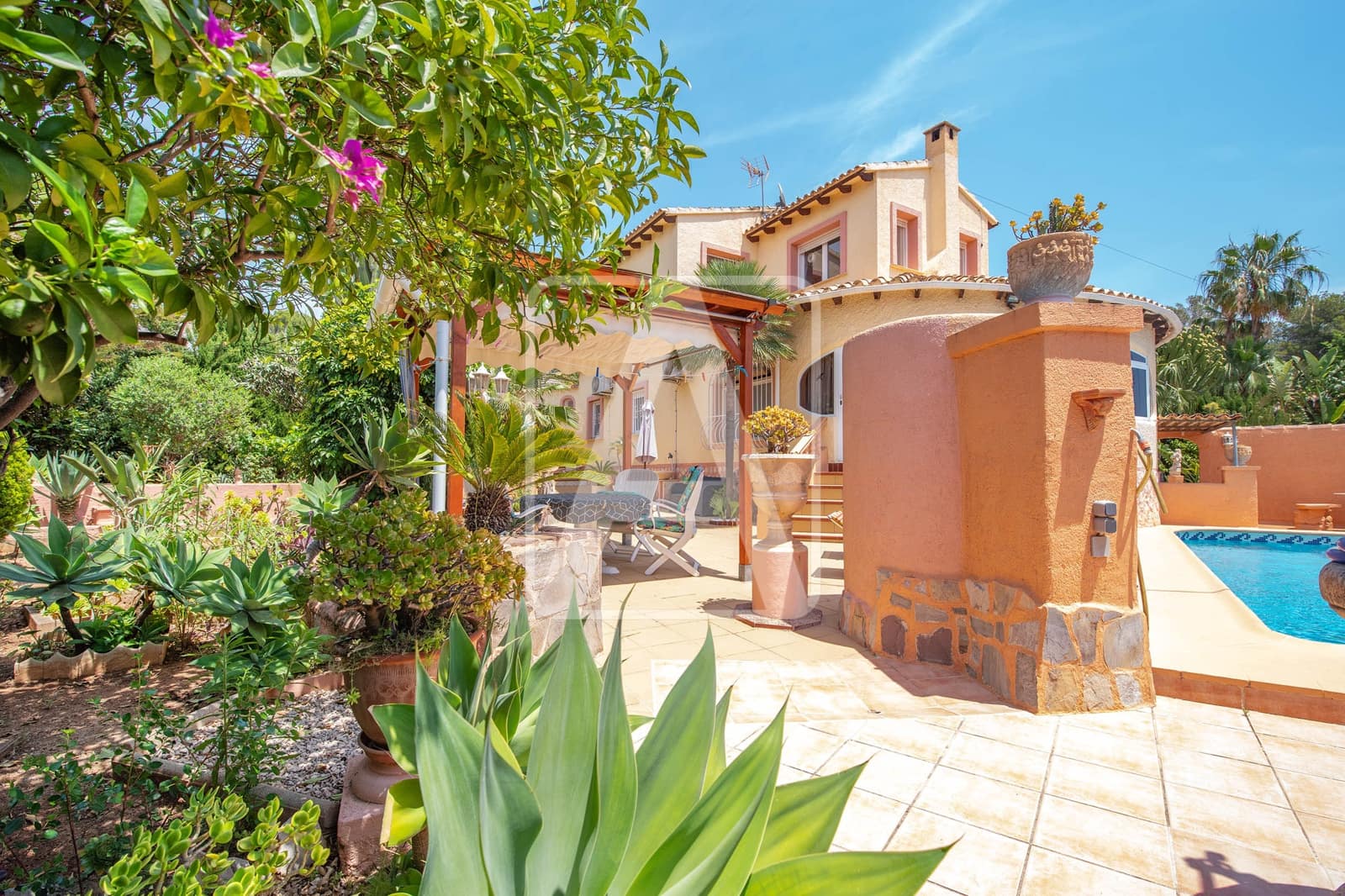 Chalet de 4 habitaciones en Benissa en venta con piscina garaje - 575.000 € (Ref: 9913809)