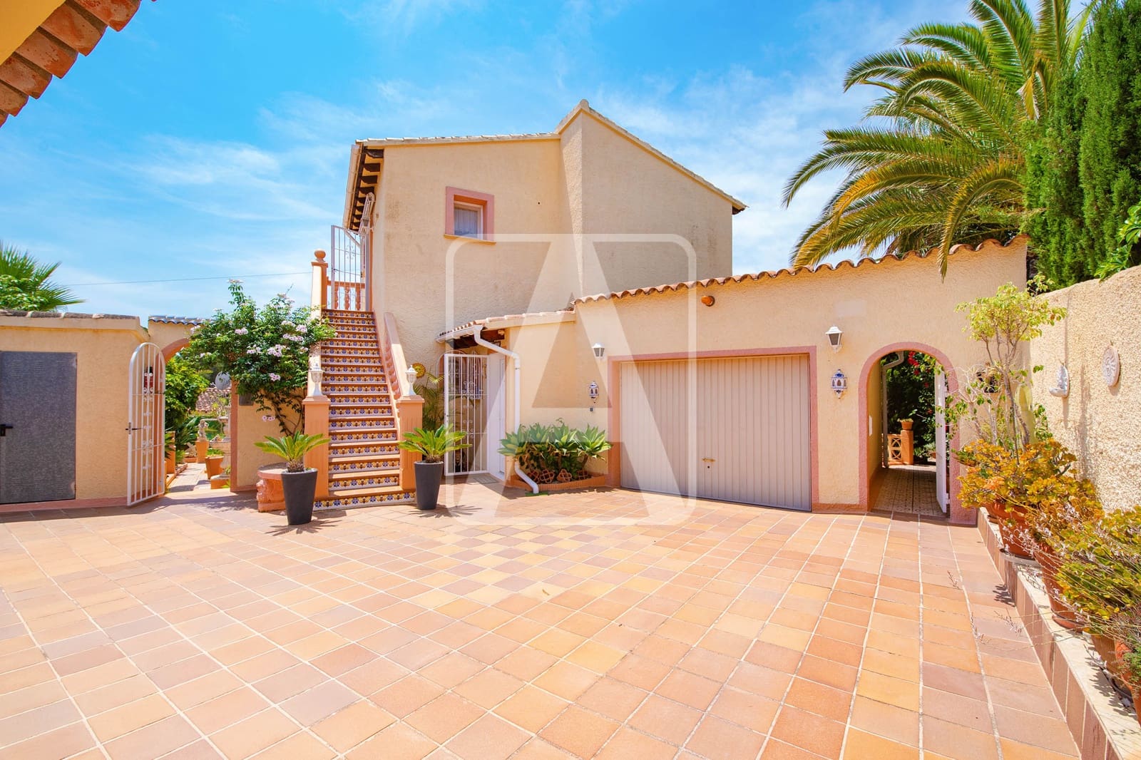 Chalet de 4 habitaciones en Benissa en venta con piscina garaje - 575.000 € (Ref: 9913809)