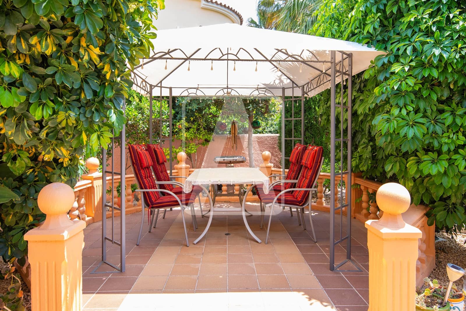 Chalet de 4 habitaciones en Benissa en venta con piscina garaje - 575.000 € (Ref: 9913809)