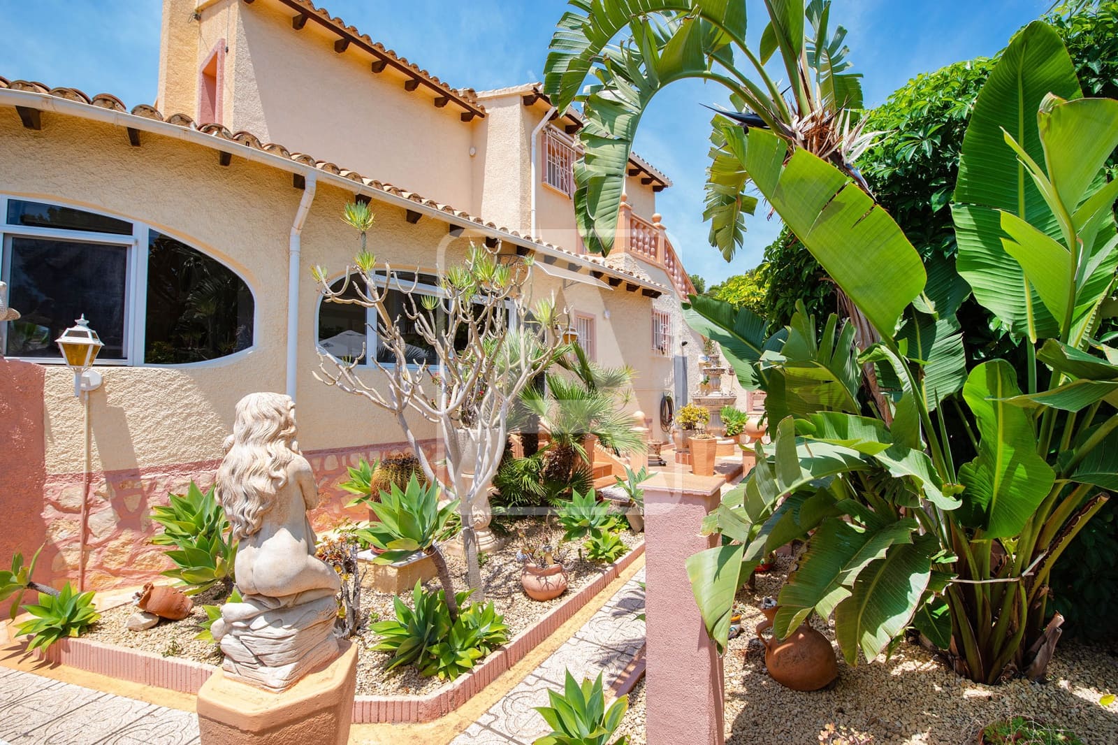 Chalet de 4 habitaciones en Benissa en venta con piscina garaje - 575.000 € (Ref: 9913809)