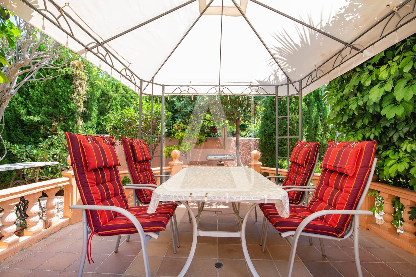 Chalet de 4 habitaciones en Benissa en venta con piscina garaje - 575.000 € (Ref: 9913809)