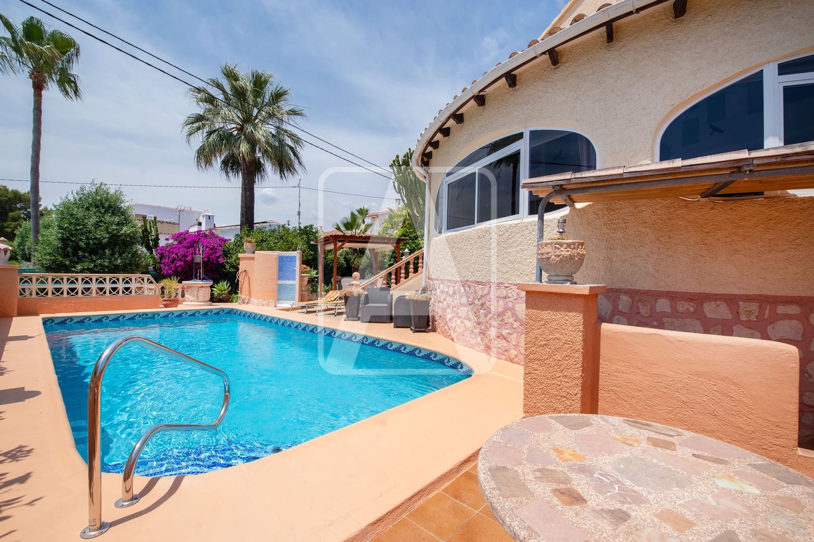 Chalet de 4 habitaciones en Benissa en venta con piscina garaje - 575.000 € (Ref: 9913809)
