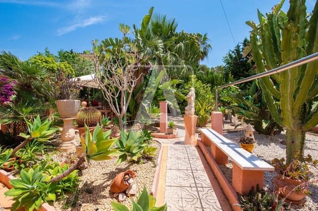 Chalet de 4 habitaciones en Benissa en venta con piscina garaje - 575.000 € (Ref: 9913809)