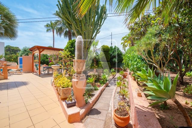 Chalet de 4 habitaciones en Benissa en venta con piscina garaje - 575.000 € (Ref: 9913809)