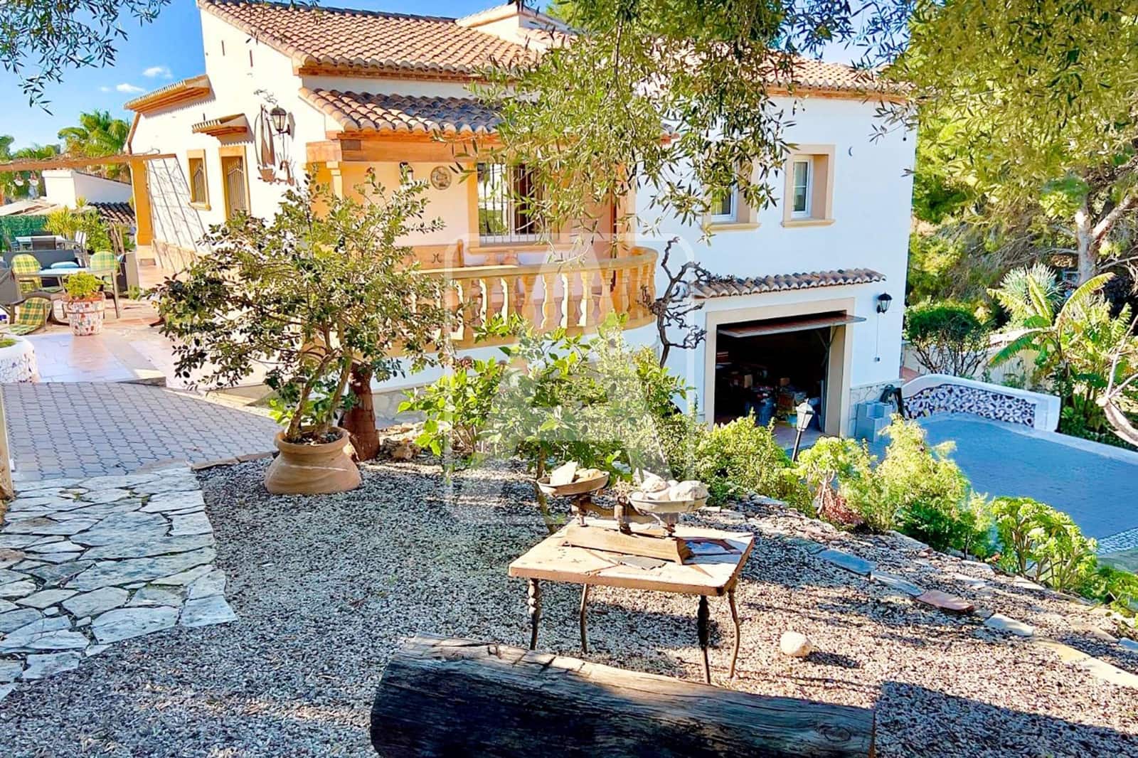 5 soverom Villa til salgs i Benissa med svømmebasseng garasje - € 950 000 (Ref: 9953603)