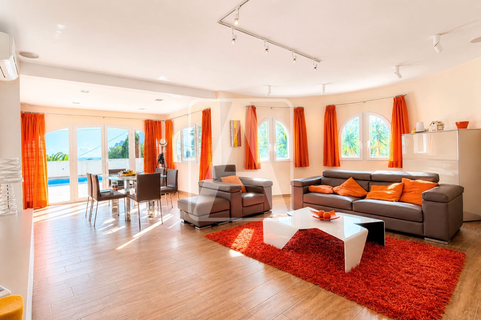 4 soverom Villa til salgs i Calpe / Calp med svømmebasseng garasje - € 745 000 (Ref: 9953606)