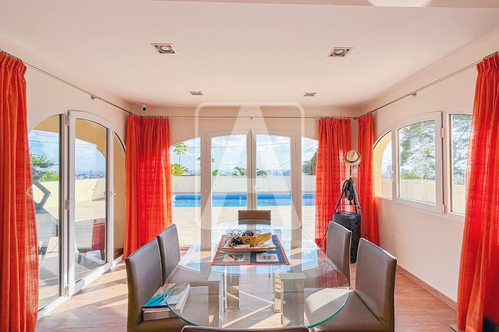 4 soverom Villa til salgs i Calpe / Calp med svømmebasseng garasje - € 745 000 (Ref: 9953606)