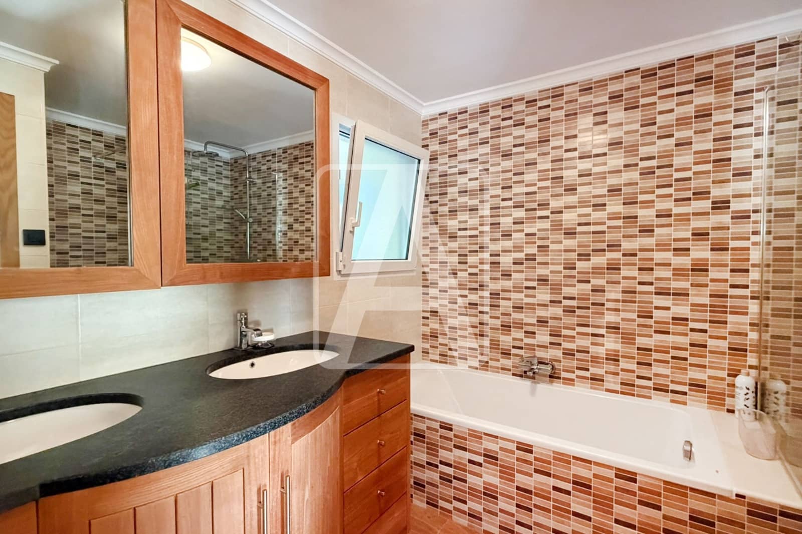 4 soverom Villa til salgs i Calpe / Calp med svømmebasseng garasje - € 745 000 (Ref: 9953606)