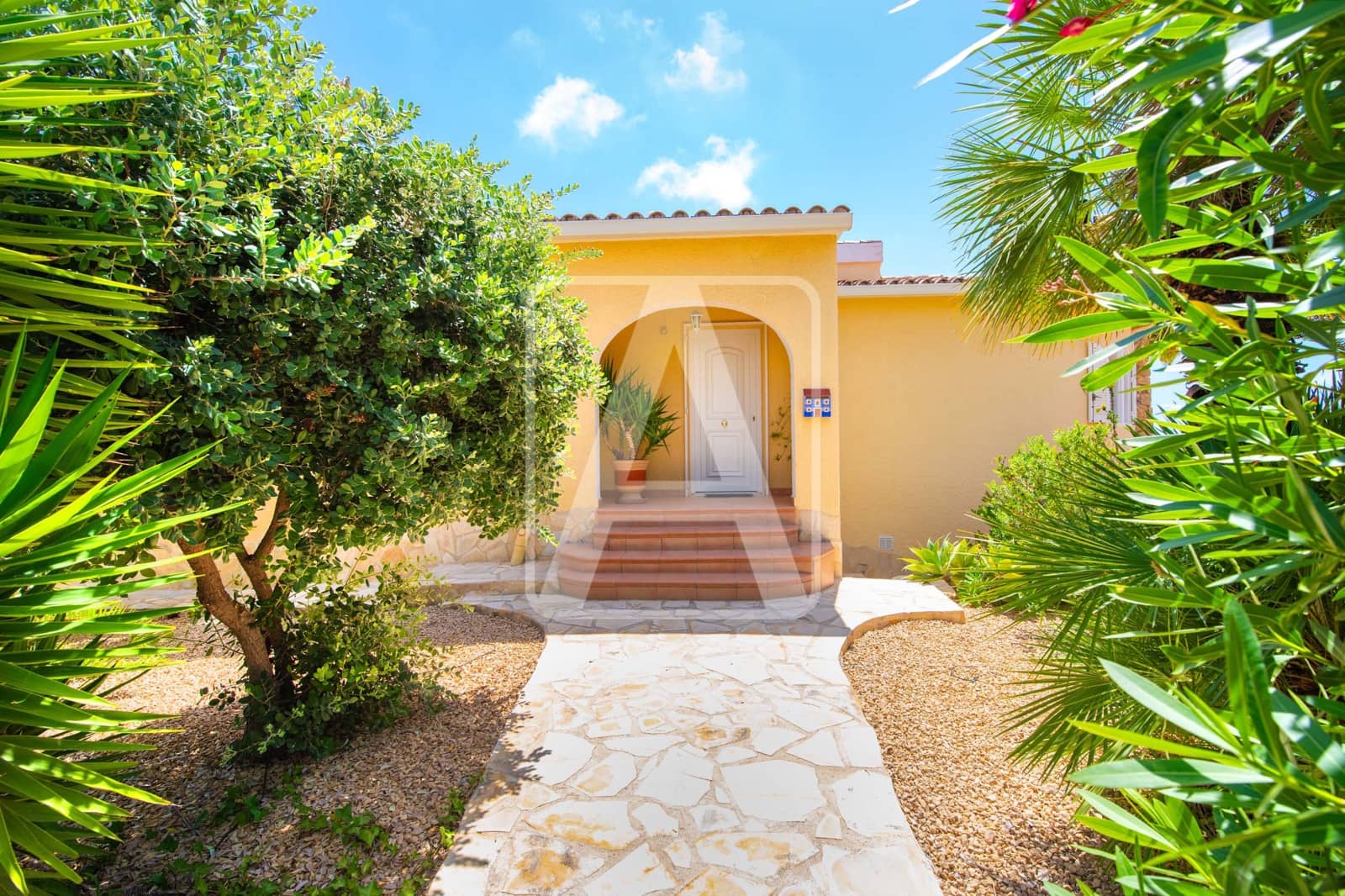 3 soveværelse Villa til salg i Calpe / Calp med swimmingpool garage - € 695.000 (Ref: 9953607)