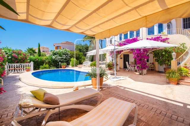 3 soveværelse Villa til salg i Calpe / Calp med swimmingpool garage - € 695.000 (Ref: 9953607)